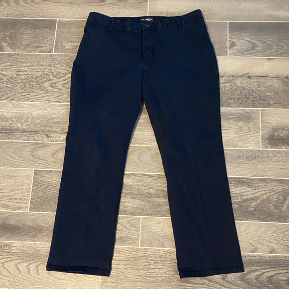 Lee Pants & Jumpsuits Lee Effortless Wash Wear Relaxed Fit Straight